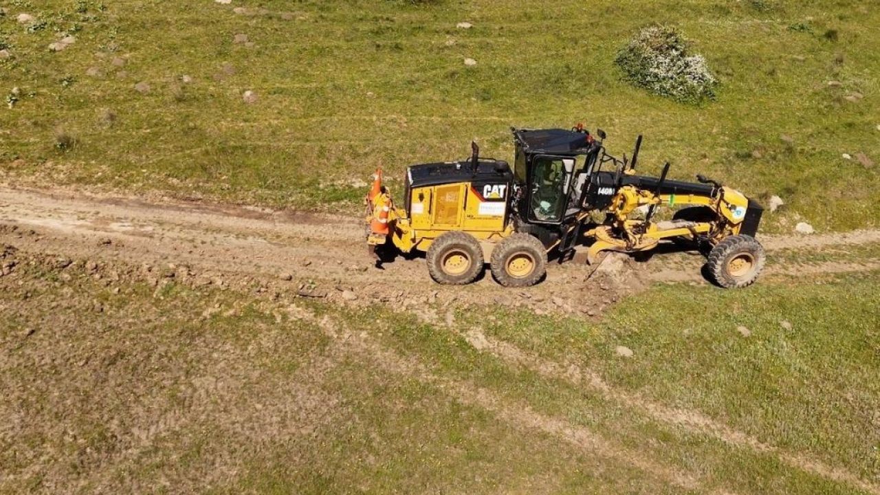 100 mahallede tarla yollarını hasada hazırladı