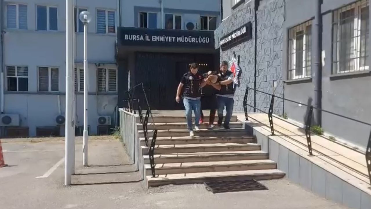 33 yıl hapis cezasıyla aranıyordu, polisten kurtulmak için kayısı topluyormuş gibi yaptı