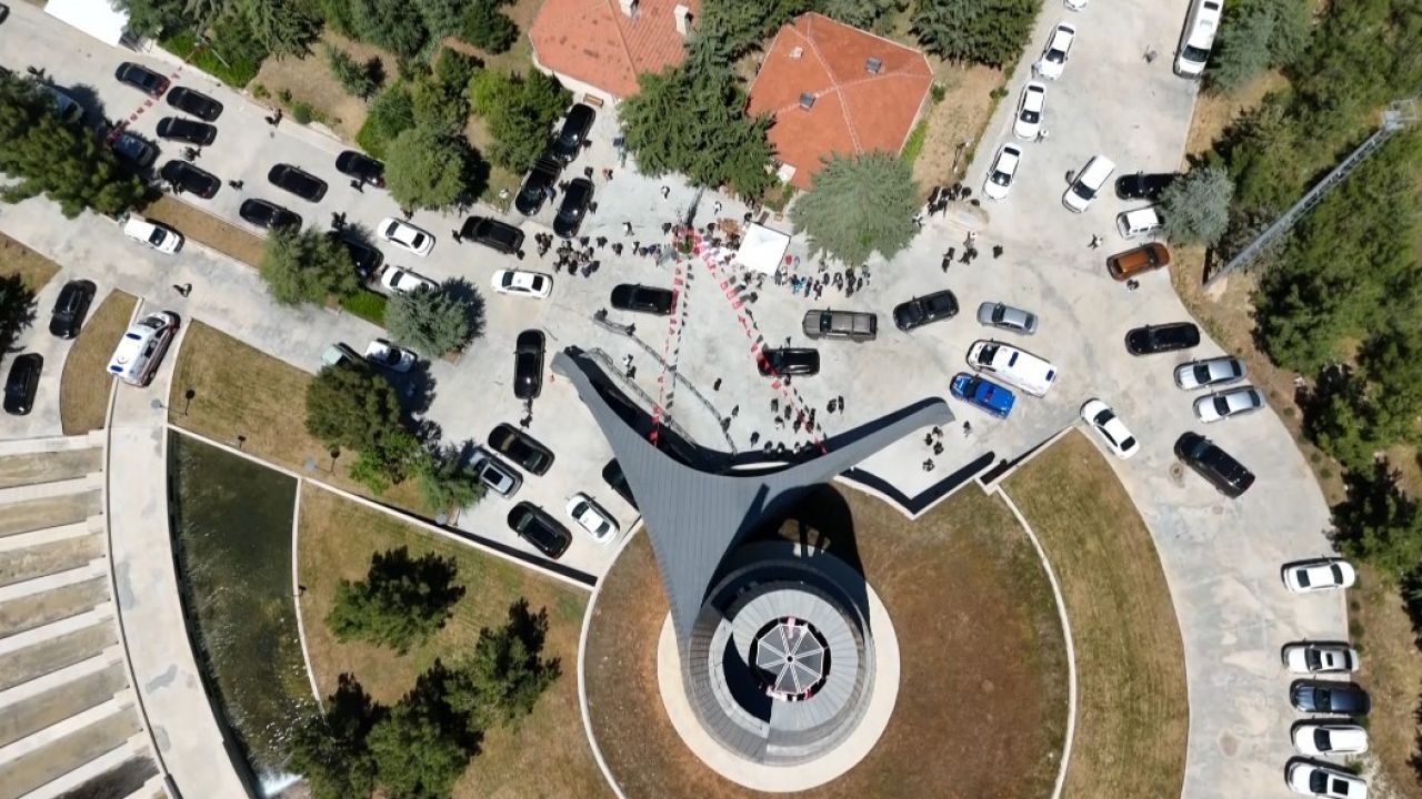 9. Cumhurbaşkanı Süleyman Demirel’in 11’inci yıl anmasına katılımın az olduğu gözlendi