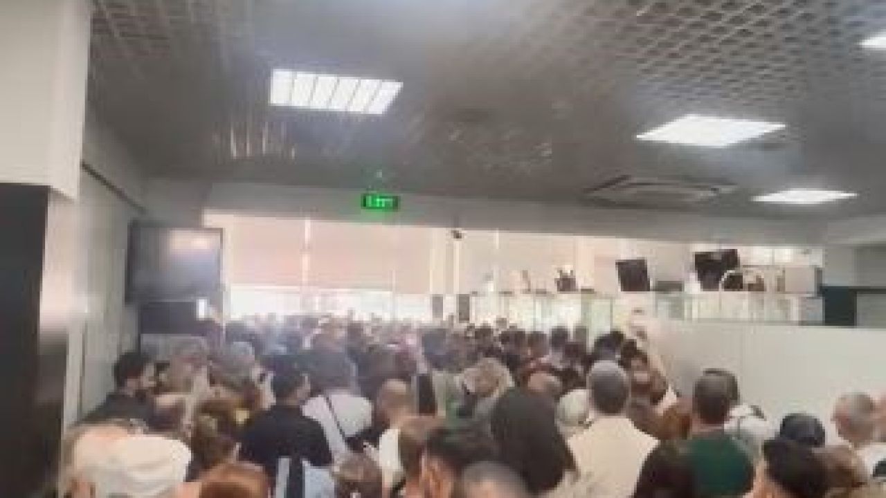 9 günlük tatilde 185 binden fazla yolcu, yaklaşık 20 bin araç geçiş yaptı