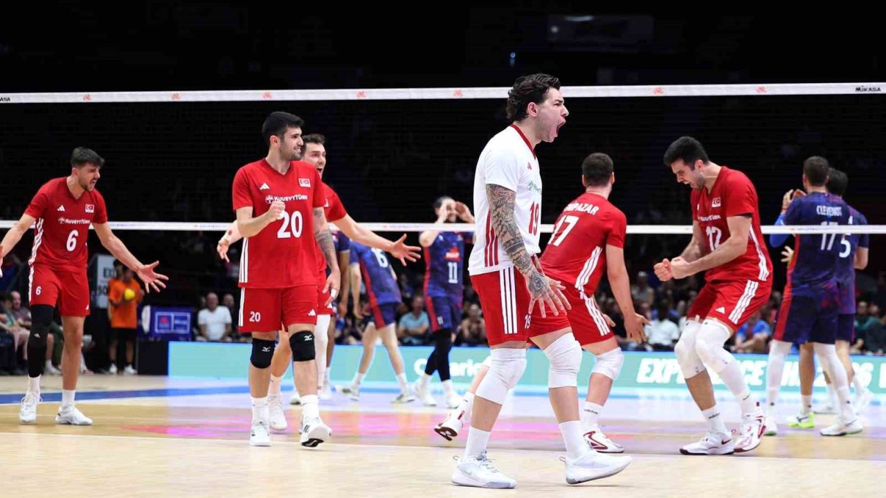 A Milli Erkek Voleybol Takımı, Fransa’yı 3-0 mağlup etti