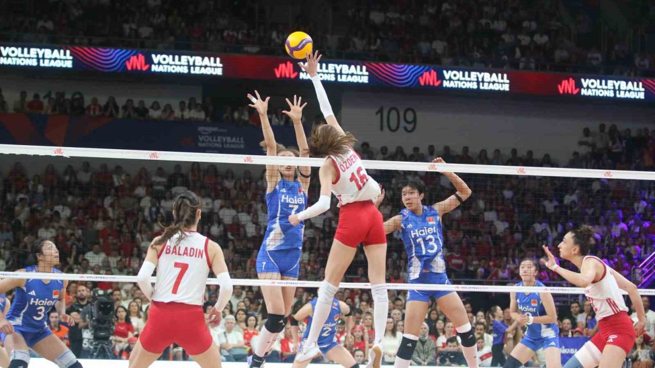A Milli Kadın Voleybol Takımı, Çin’i 3-2 mağlup etti