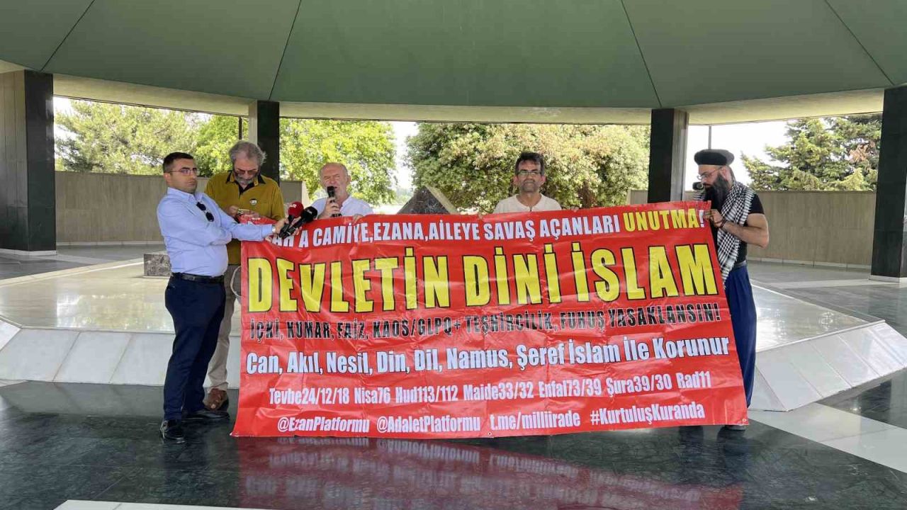 Adnan Menderes ezanın aslına çevrilmesinin 76. yıl dönümünde kabri başında anıldı