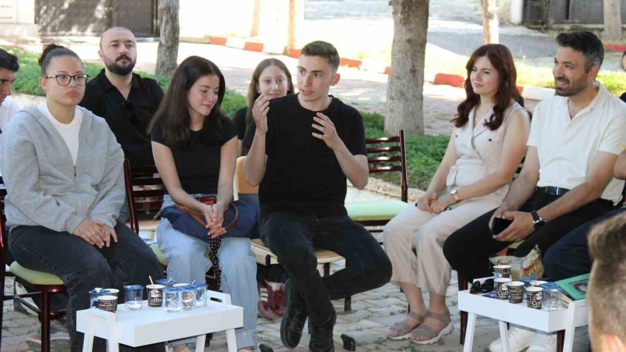 Altıntaş’ta kitap söyleşisi