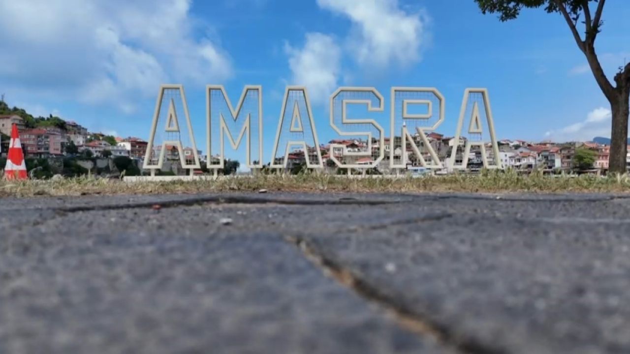 Amasra’ya ışıklı tabela