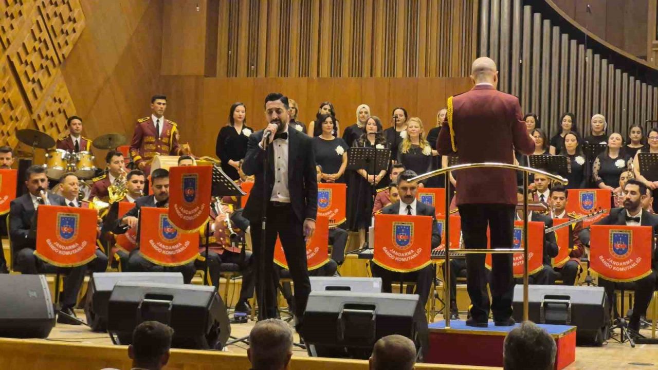 Ankara’da Jandarma Bandosu ve hastane personelinden ortak konser