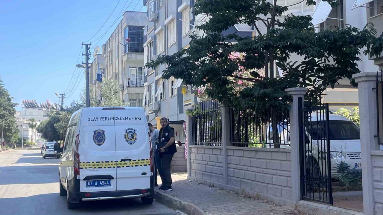 Antalya’da 34 yaşındaki genç evinde ölü bulundu