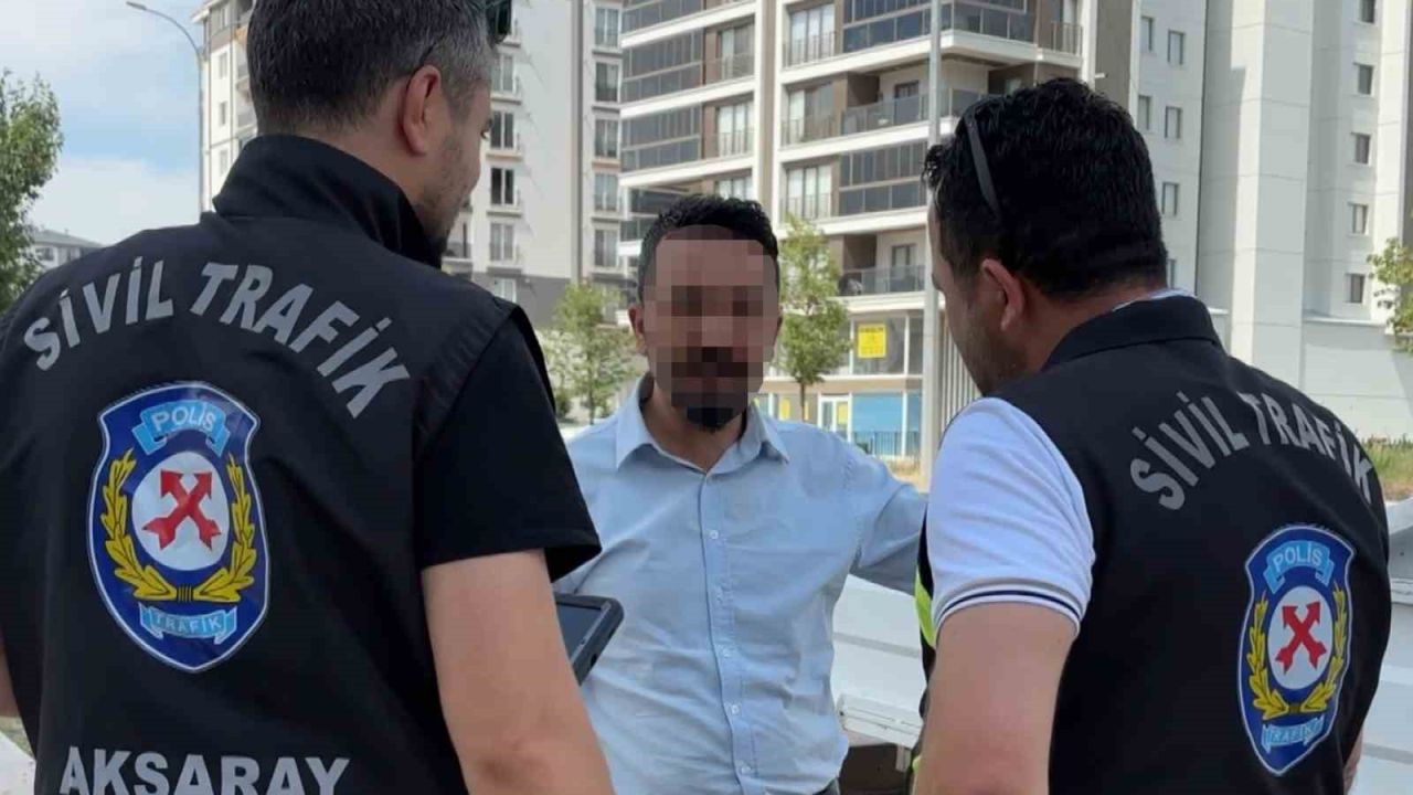 Aracına sahte plaka taktı, yakalanınca "işimiz acildi" dedi