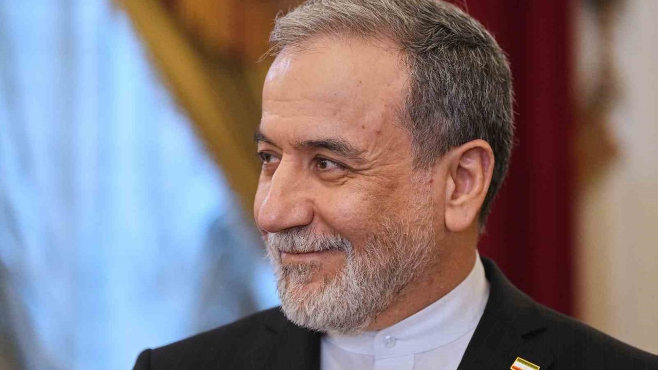 Arakçi: "(ABD ile) Anlaşma iki aşamadan oluşuyor, nükleer konuları ikinci aşamaya taşıdık"