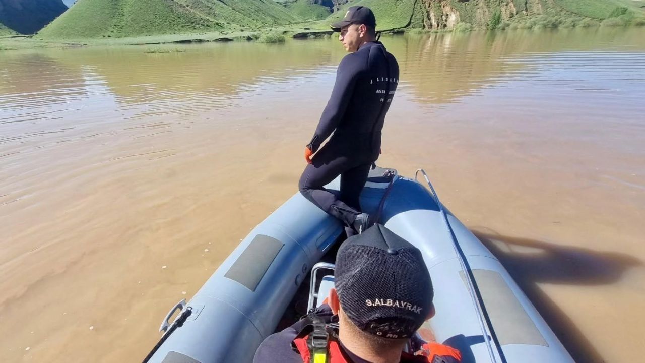 Aras Nehri’nde kaybolan Okan Koç’un cansız bedeni, 2.5 km uzakta bulundu