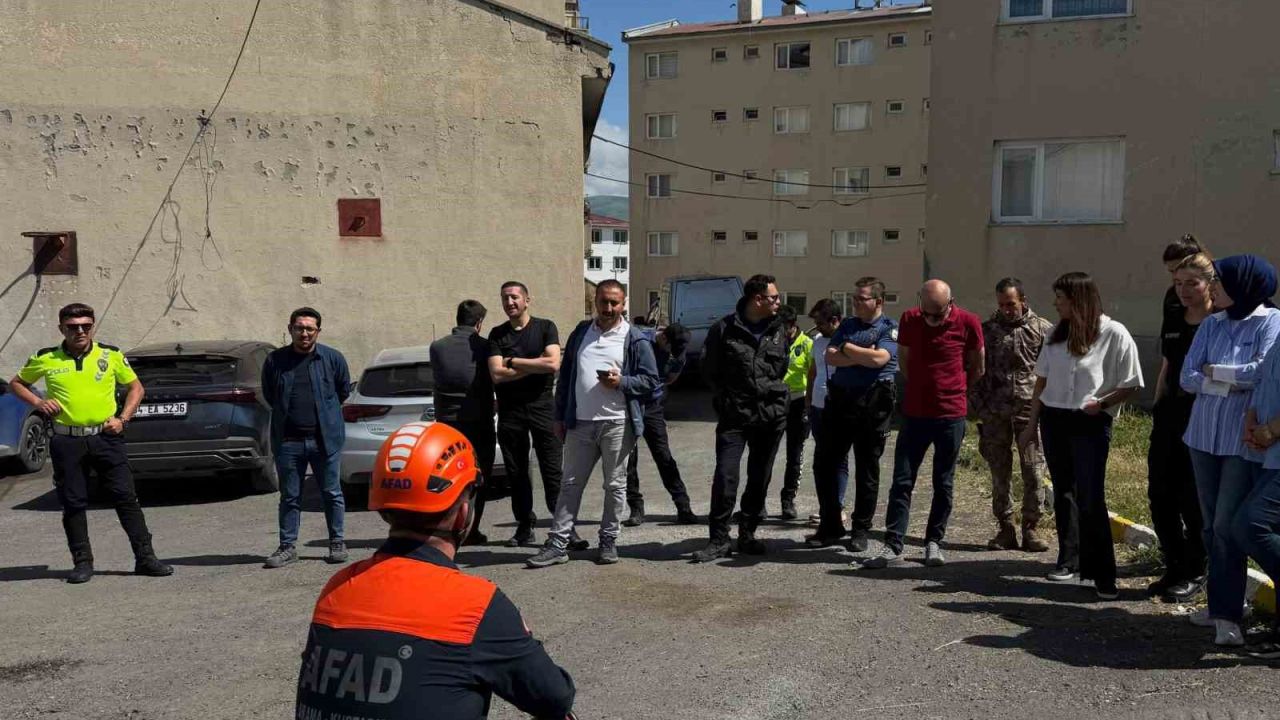 Ardahan’da Emniyet personeline ’afet farkındalık eğitimi’ verildi