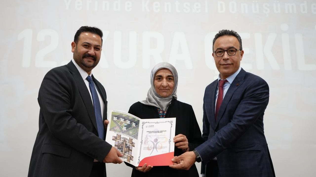 Ataşehir’de 8 aile daha yeni evlerine kavuştu
