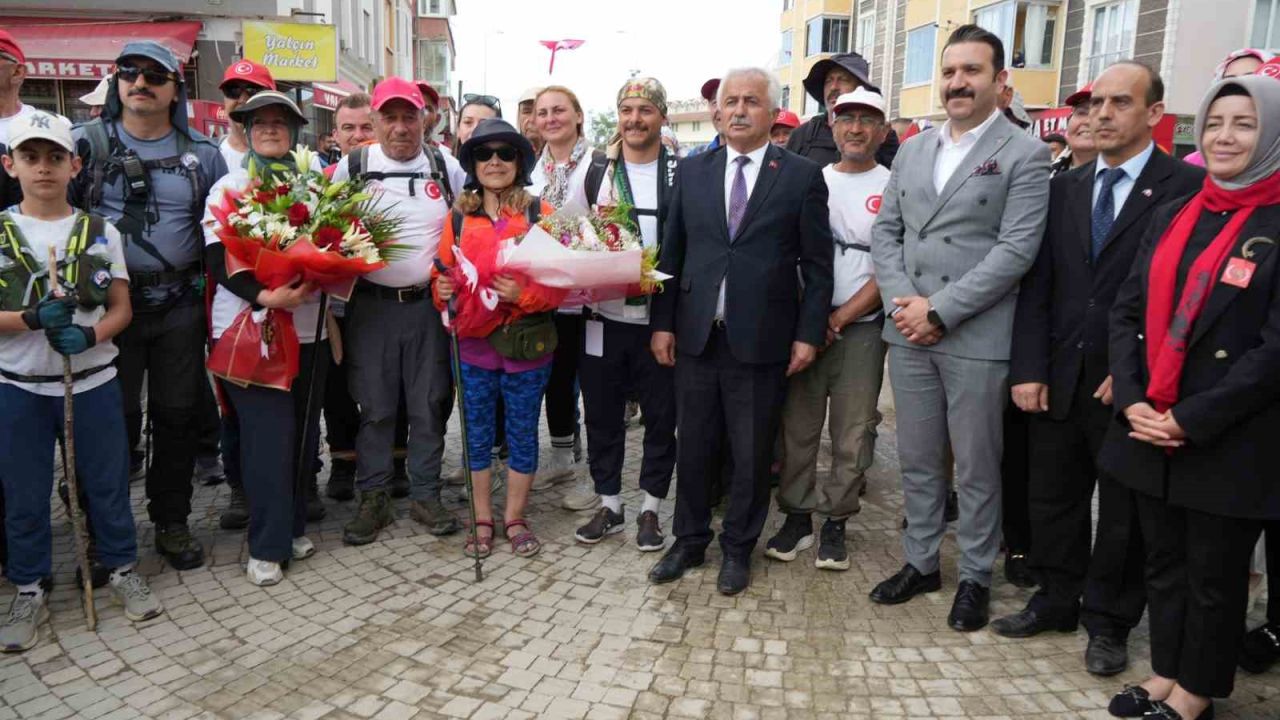 Atatürk ve İstiklal Yolu Yürüyüşü’nde katılımcılar, Seydiler ilçesine ulaştı