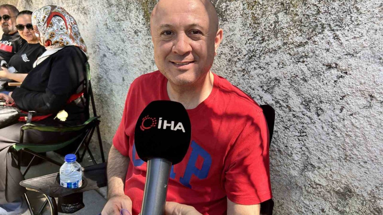 AYT sınavında ailelerin heyecanlı bekleyişi sürüyor