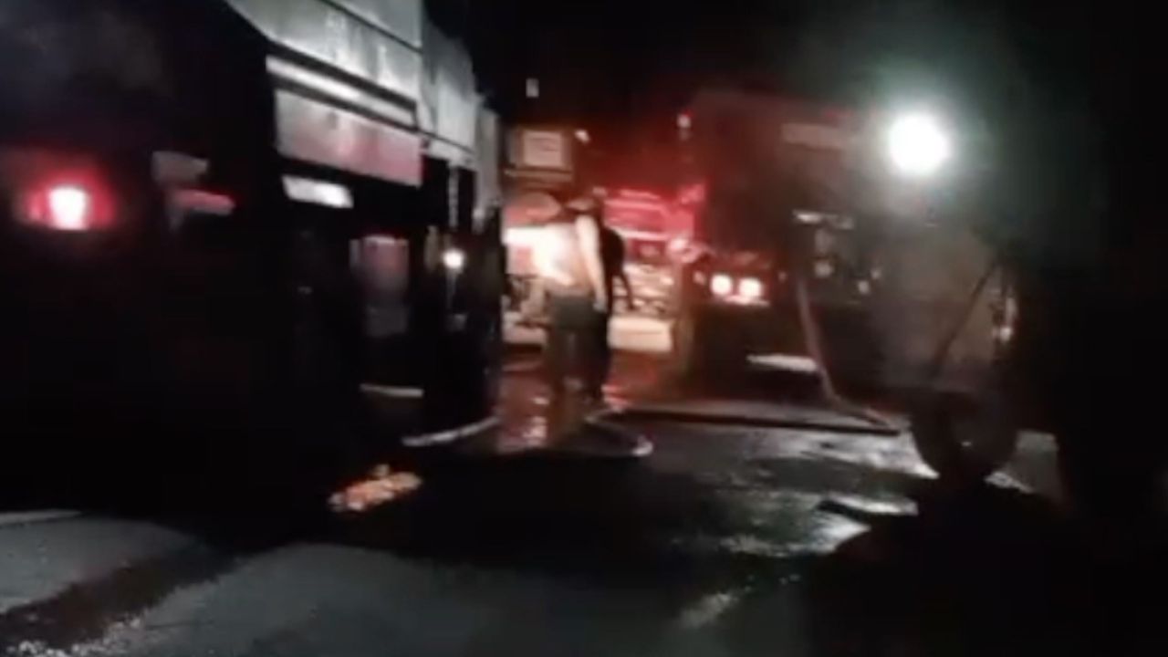 Ayvalık’ta fıstık çamı arazisinde çıkan yangın ormana sıçradı