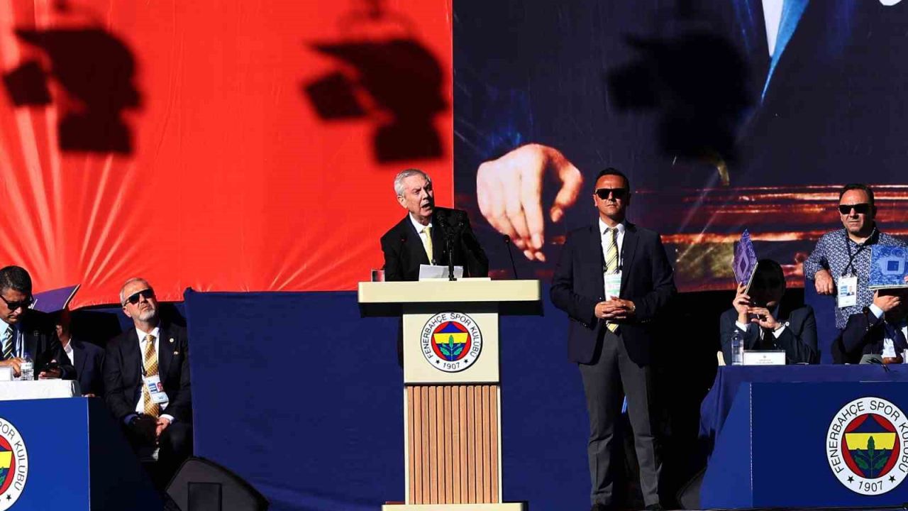 Aziz Yıldırım: "Benim Fenerbahçelilere ödenmemiş bir borcum var"