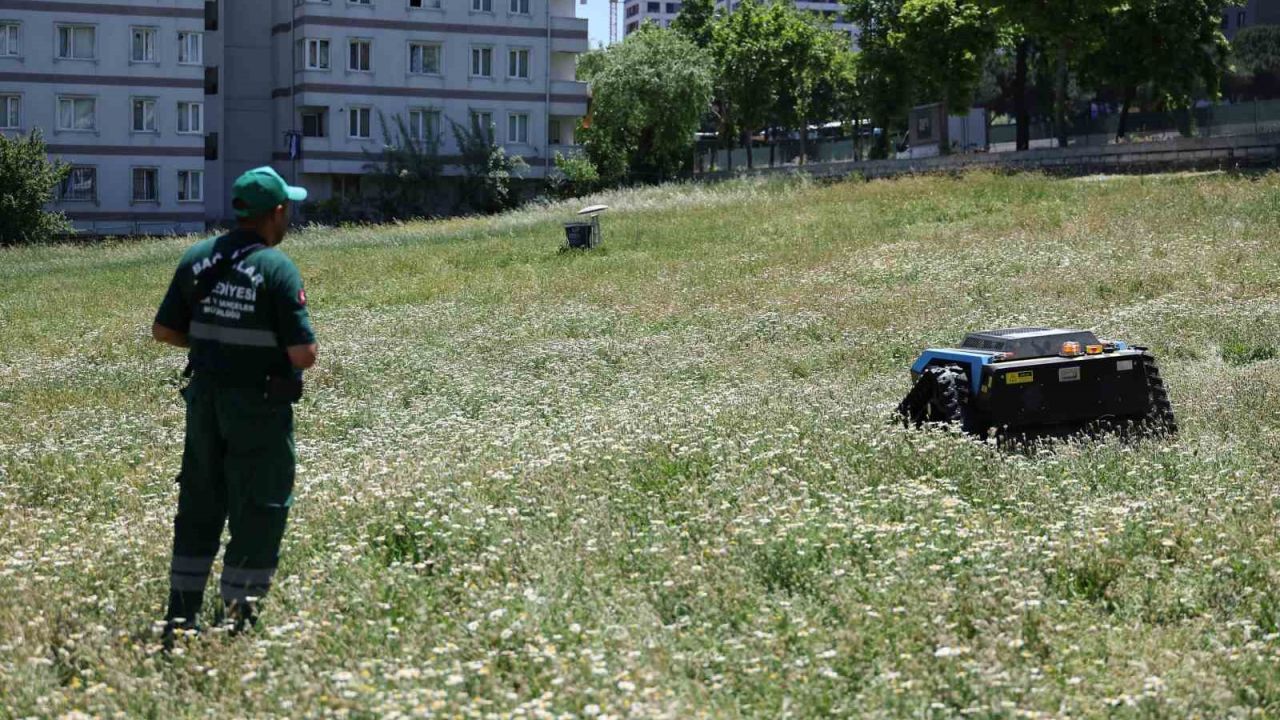 Bağbot ile çim biçmek artık çok kolay