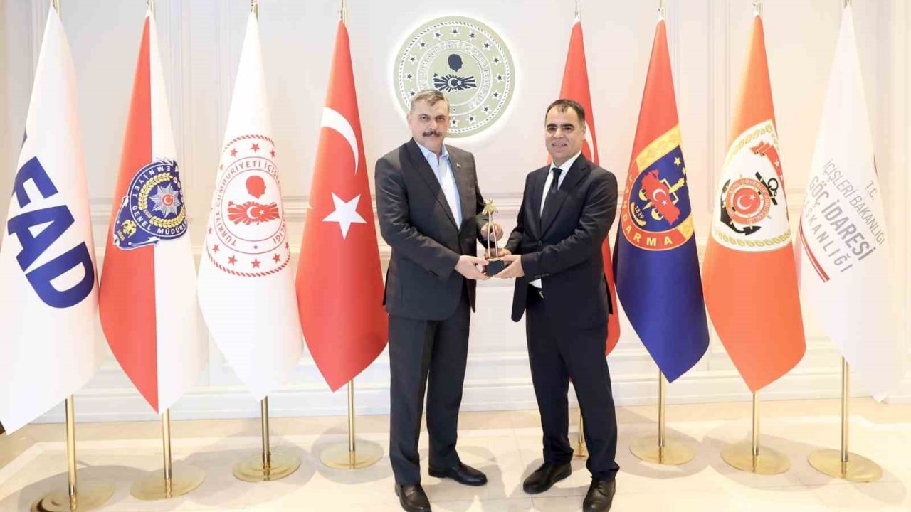 Bakan Çiftçi, Türkiye Haber Kameramanları Derneği Başkanı Akın’ı kabul etti