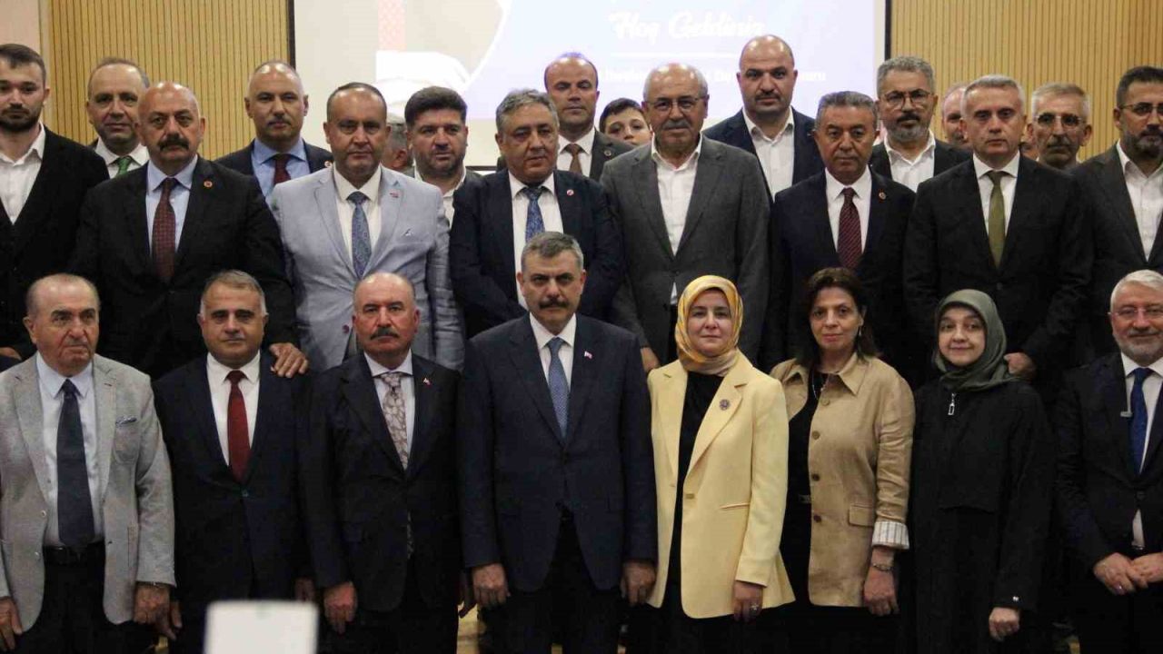 Bakan Çiftçi’ye Çorum’da "Fahri Hemşehrilik Beratı" takdim edildi