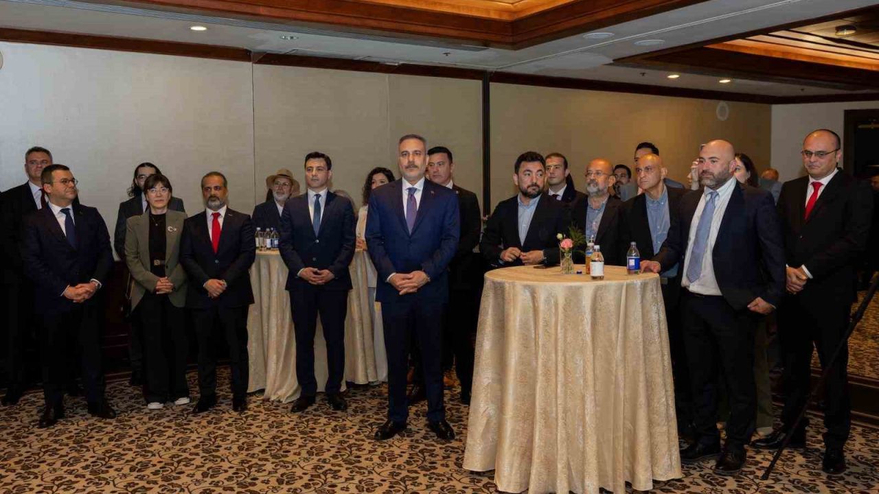 Bakan Fidan, Kanada’da Türk iş adamlarıyla bir araya geldi