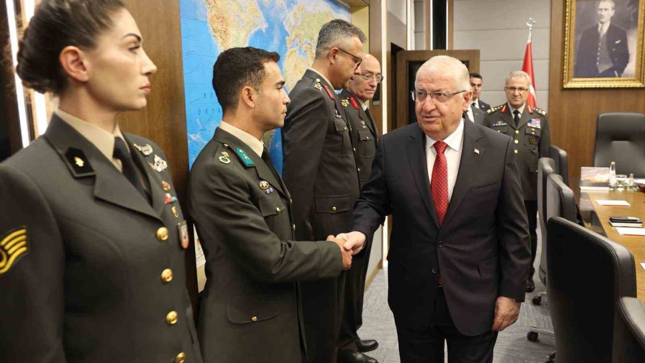 Bakan Güler, Kara Kuvvetleri Komutanı Tokel’i kabul etti