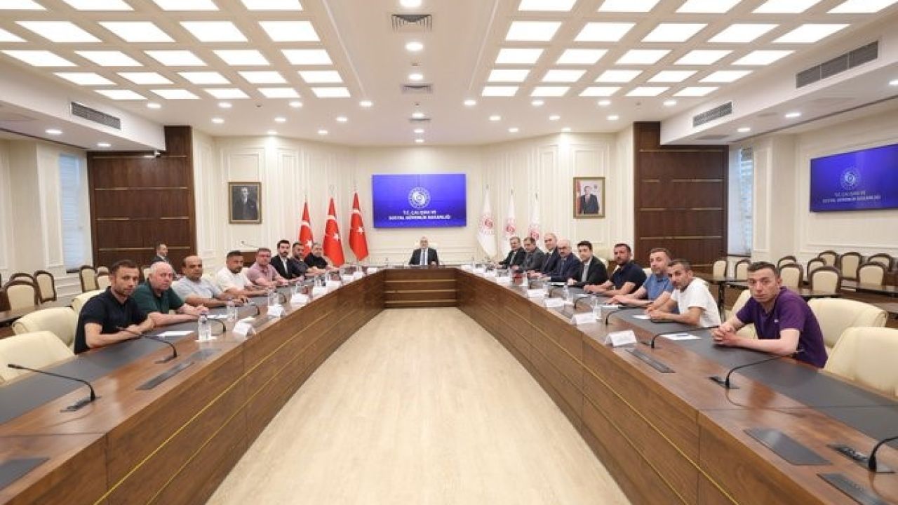 Bakan Işıkhan, Türkiye Maden İşçileri Sendikası Genel Başkanı Akçul’u kabul etti