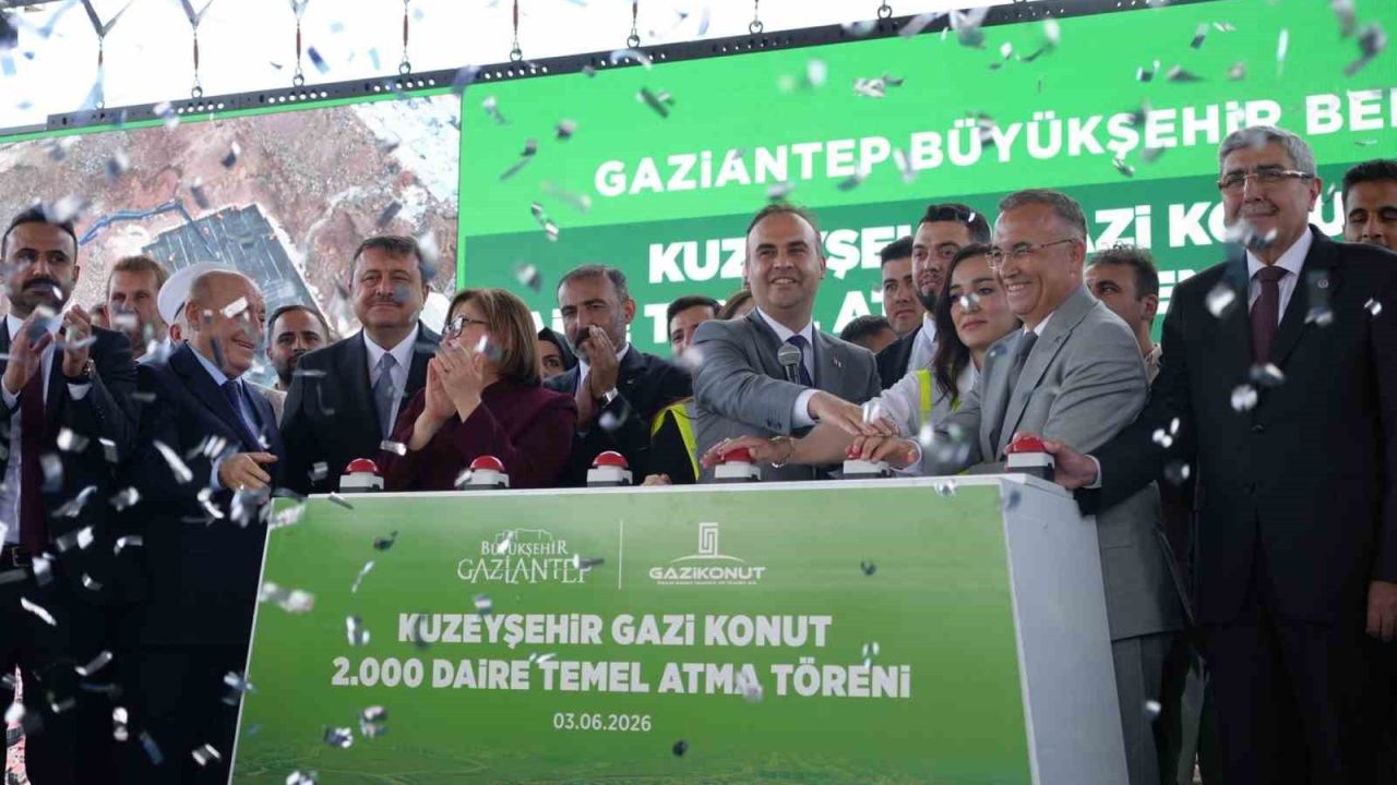 Bakan Kacır: "Birilerinin milletin emanetine nasıl hıyanet ettiklerini ve el uzatmaya kalktıklarını hep birlikte görüyoruz"