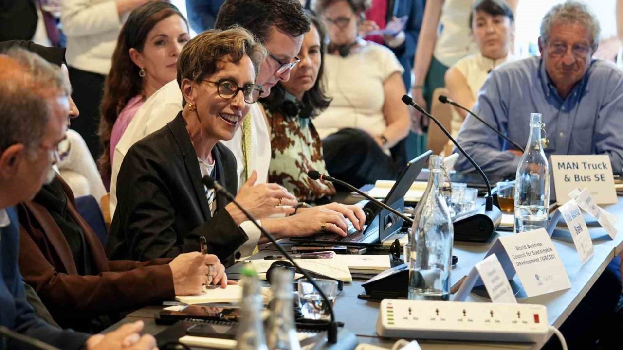 Bakan Kurum, İngiltere’de COP31 İş Dünyası Forumu’nda konuştu
