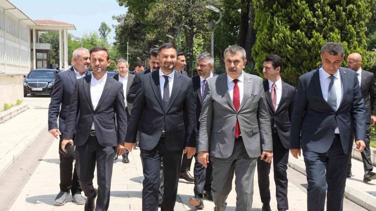 Bakan Tekin’den Kağıthane Belediyesi’ne ziyaret