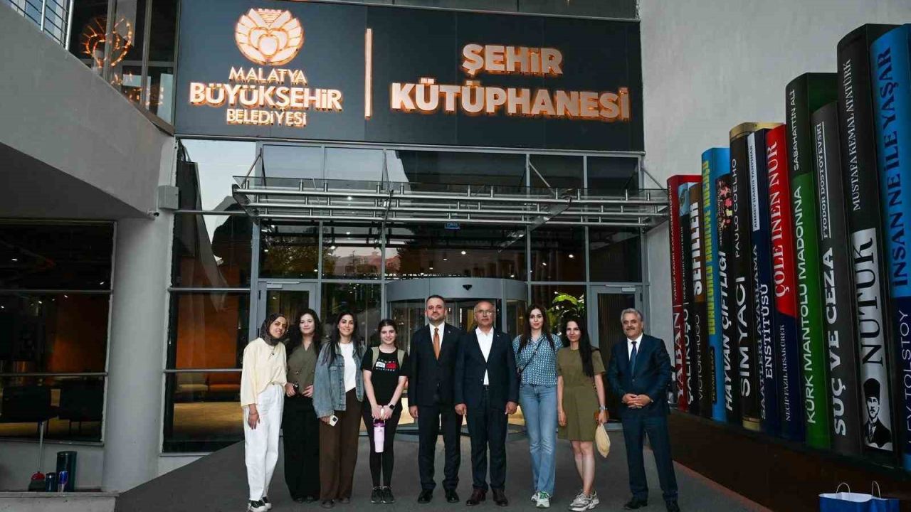 Bakan Yardımcısı Dr. Enes Eminoğlu’ndan Şehir Kütüphanesine tam not
