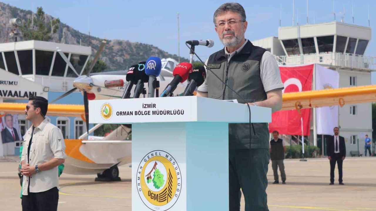 Bakan Yumaklı: "28 uçak, 119 helikopter, 14 İHA ile yeşil vatanımıza havadan kalkan oluyoruz"