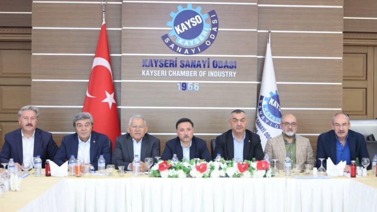 Başkan Büyükkılıç, Kayseri Sanayi Odası’nda istişare toplantısına katıldı