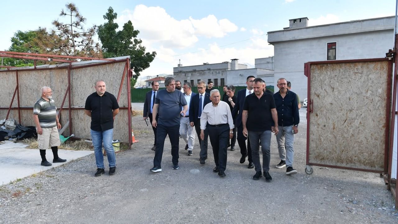 Başkan Büyükkılıç, Tarihi Kayseri Mahallesi’nde 3. etap çalışmalarını yerinde inceledi