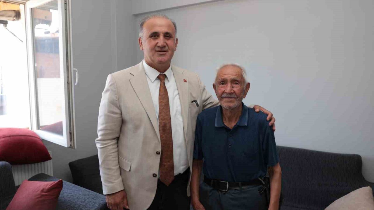 Başkan Kaya, şehit babalarını unutmadı