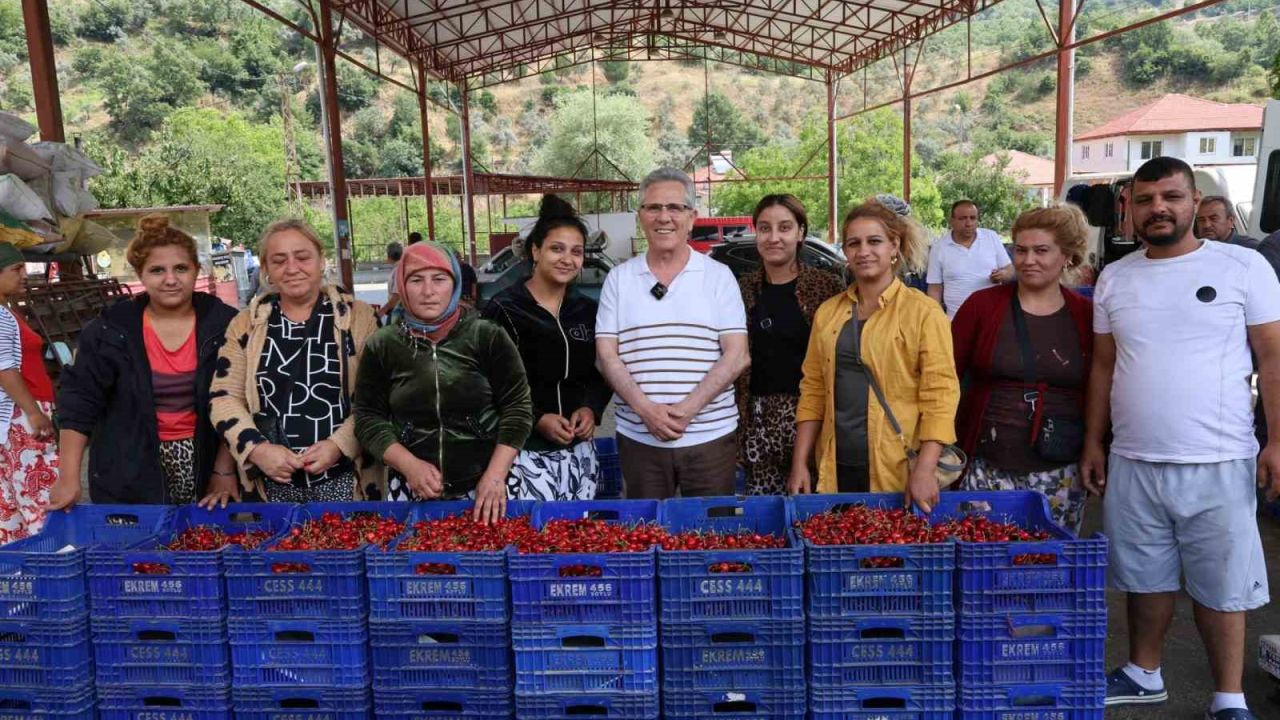 Başkan Tetik, Aşağı Yakacık’ta vatandaşlarla buluştu