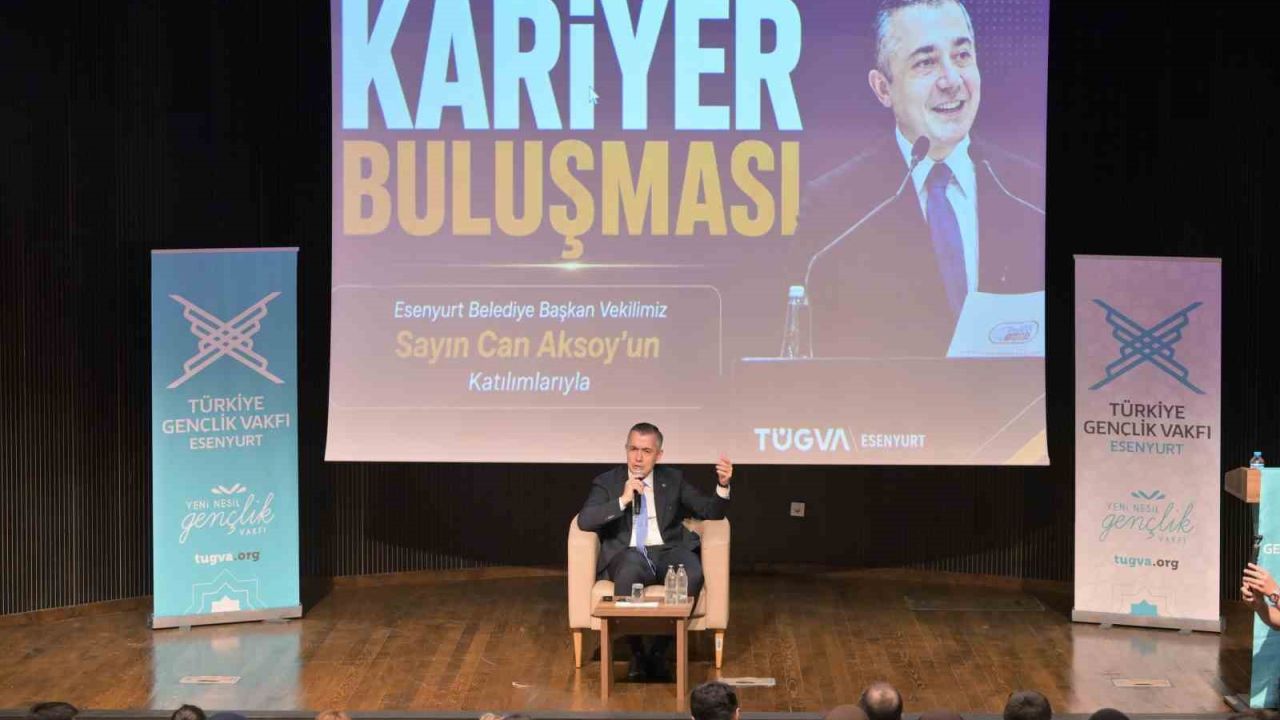 Başkan Vekili Can Aksoy, TÜGVA’nın kariyer buluşmasında gençlerle bir araya geldi