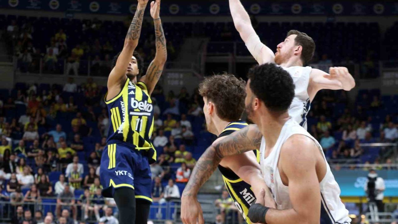 Basketbol Süper Ligi: Fenerbahçe: 60 - A. Efes: 59