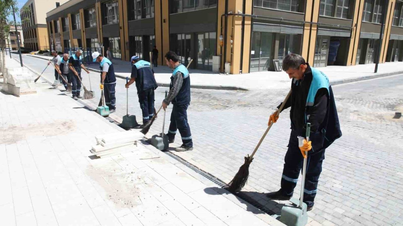 Battalgazi Belediyesi’nden Akpınar Çarşısı’nda temizlik çalışması