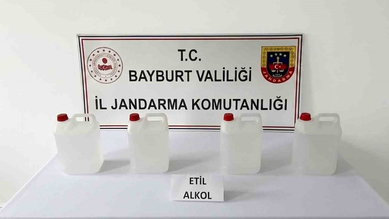 Bayburt’ta 20 litre etil alkol ele geçirildi