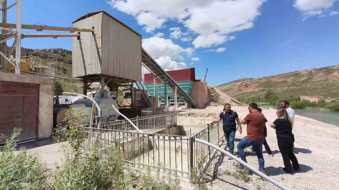 Bayburt’ta hazır beton tesislerine çevre denetimi