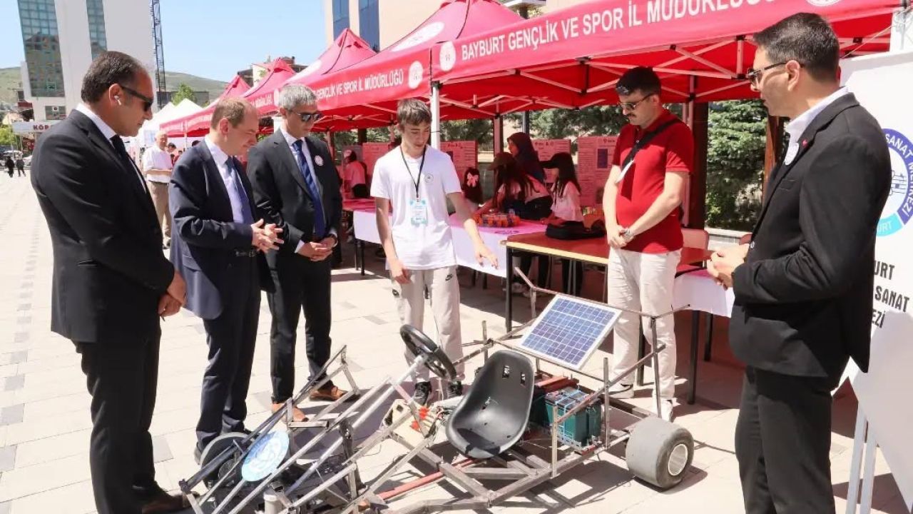 Bayburt’ta okulların örnek çalışmaları sergilendi