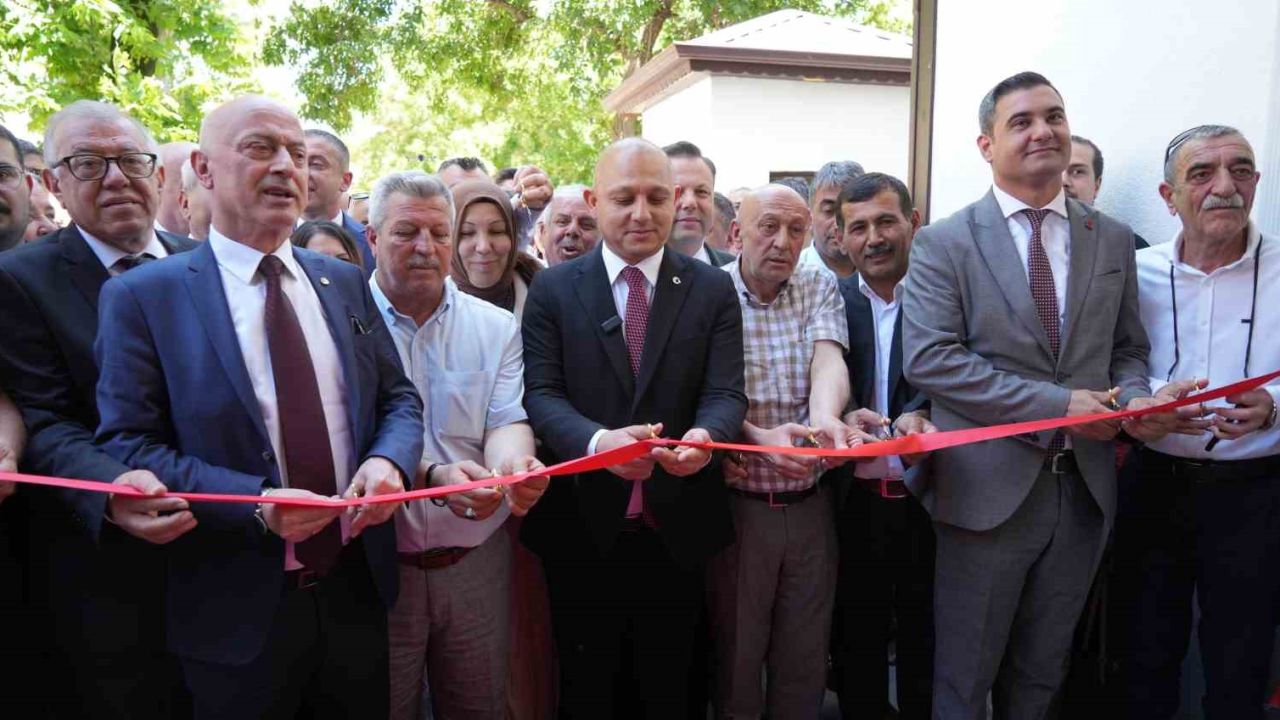 Belediye başkanı, makam odasının da yer aldığı binayı sosyal tesise dönüştürdü
