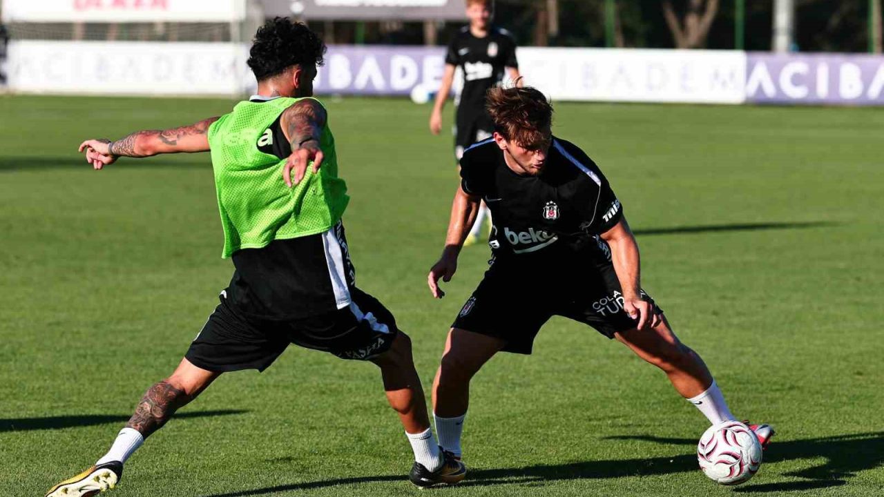 Beşiktaş, günü çift antrenmanla tamamladı