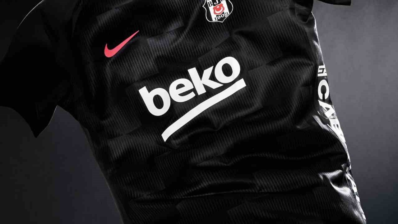 Beşiktaş’ta yeni sezon formaların tanıtımı gerçekleştirildi