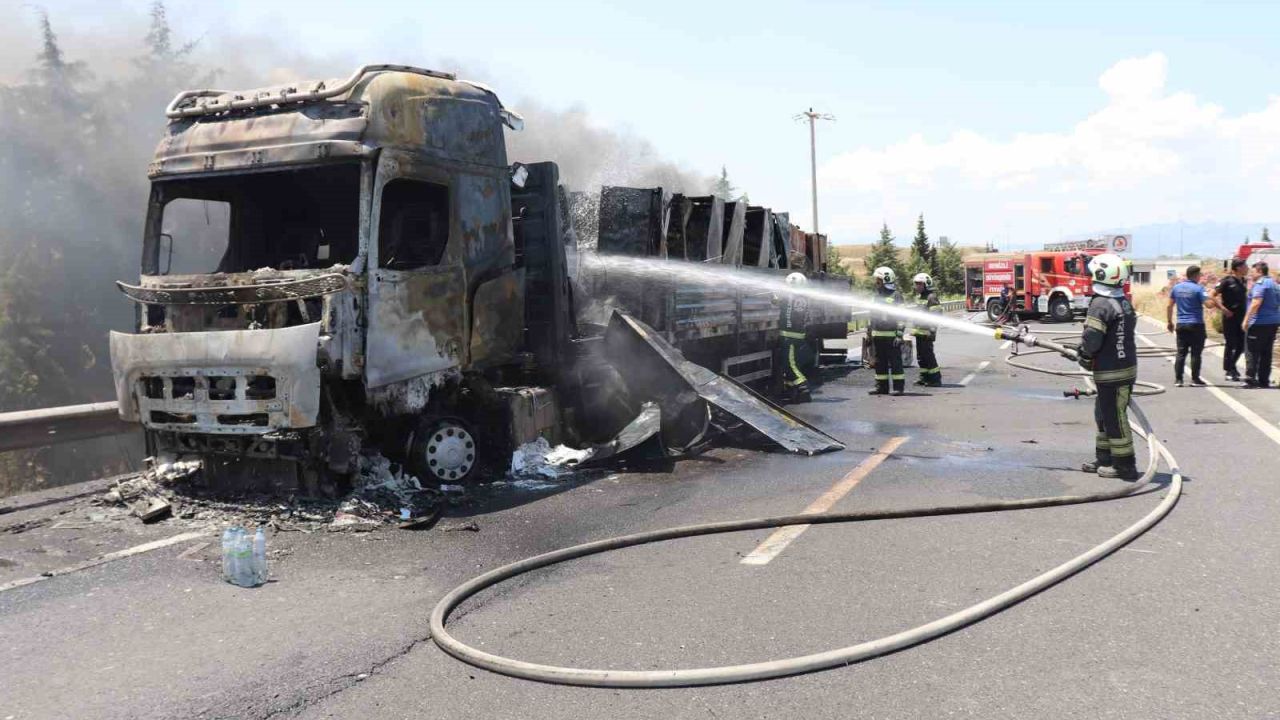 Beyaz eşya yüklü tırda çıkan yangın tahıl tarlalarına sıçradı