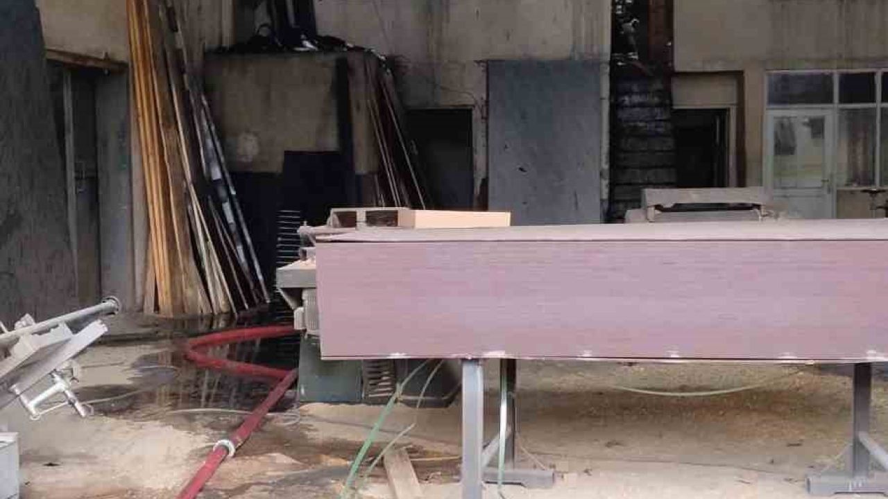 Beypazarı’nda iş yerinde çıkan yangın söndürüldü