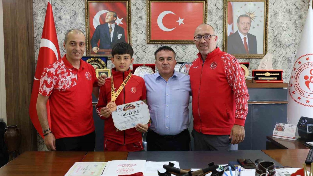 Bilecikli karate sporcusu Balkan üçüncüsü oldu