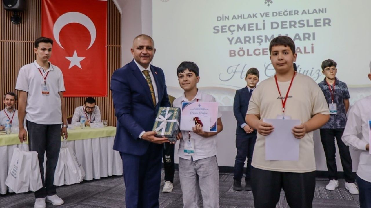 Bilecikli öğrenci, Kur’an-ı Kerim’i Güzel Okuma Yarışması’nda bölge 3’üncüsü oldu