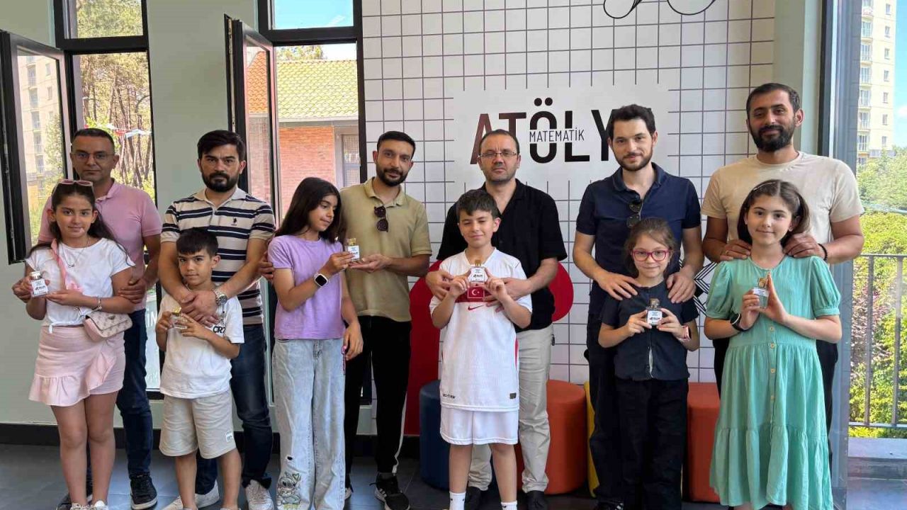 Bilim Ümraniye’de babalar ve çocuklar kendi parfümlerini tasarladı