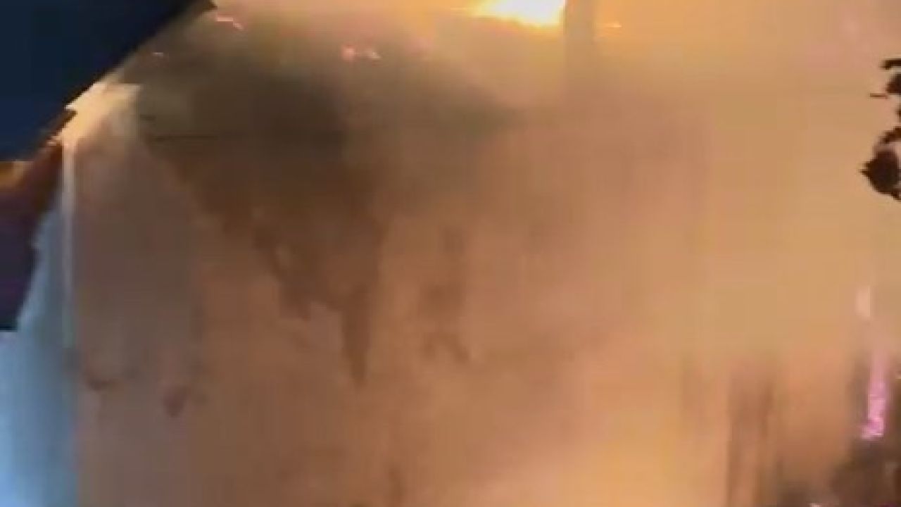 Bingöl’de arazi yangını eve sıçradı